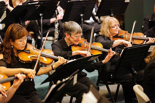 Esther Kim (violin I